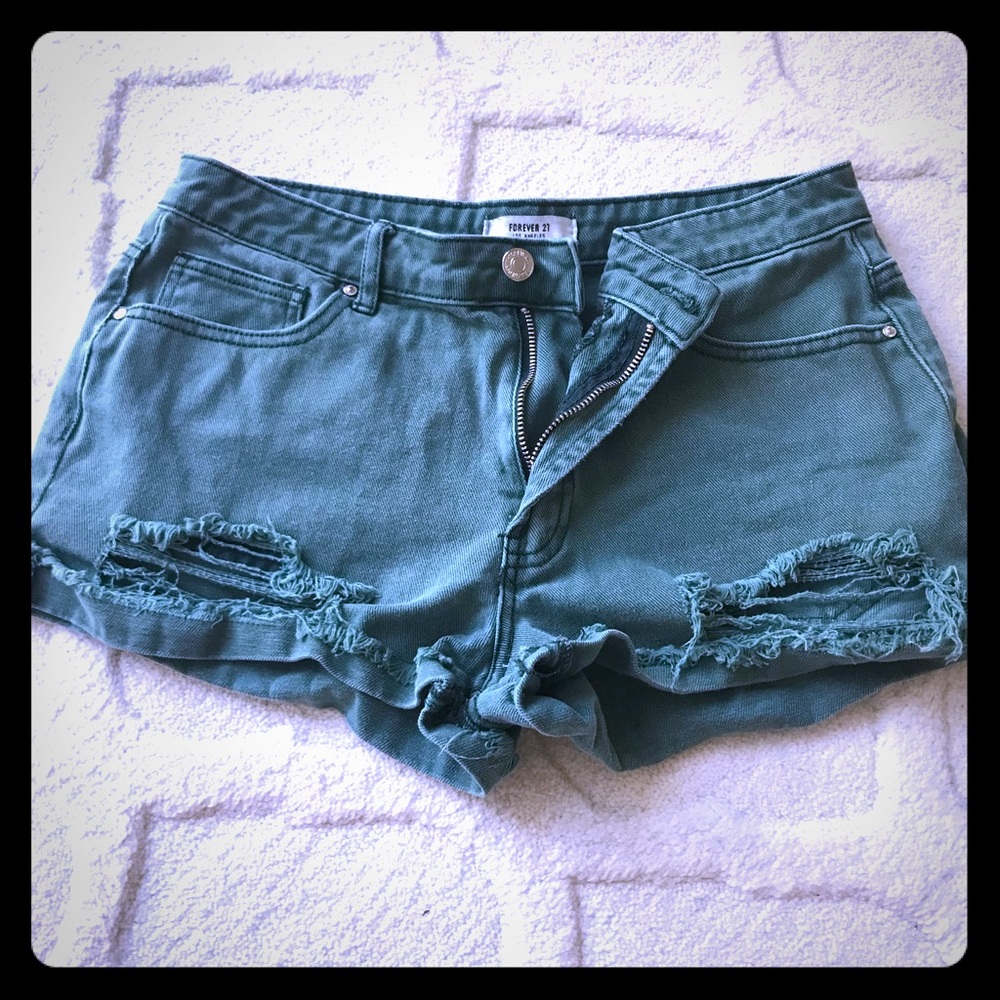Forever 21 size 27 frayed green short shorts